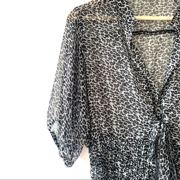 Leopard Print Blouse - Picture 5 of 9